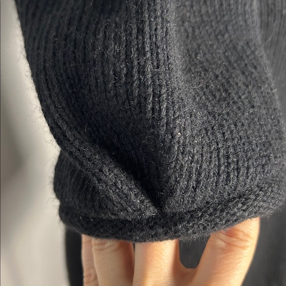 LOFT Black round neck sweater sz S - Picture 2 of 7